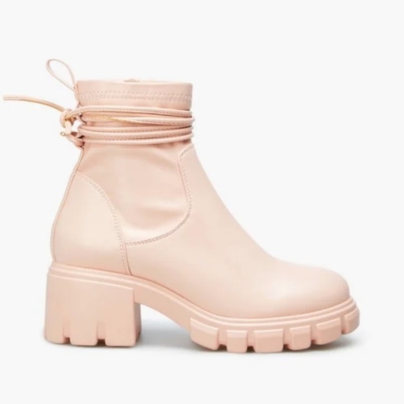 NWT SHOE DAZZLE NEW In Box - Shoedazzle Blush Platform Boots! - Picture 3 of 12